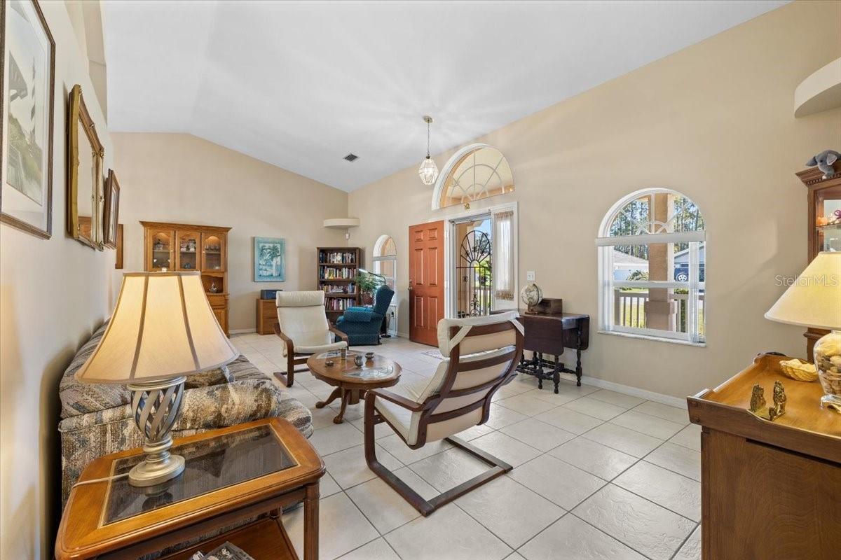 Image 11 of 53 For 8 Eagle Place