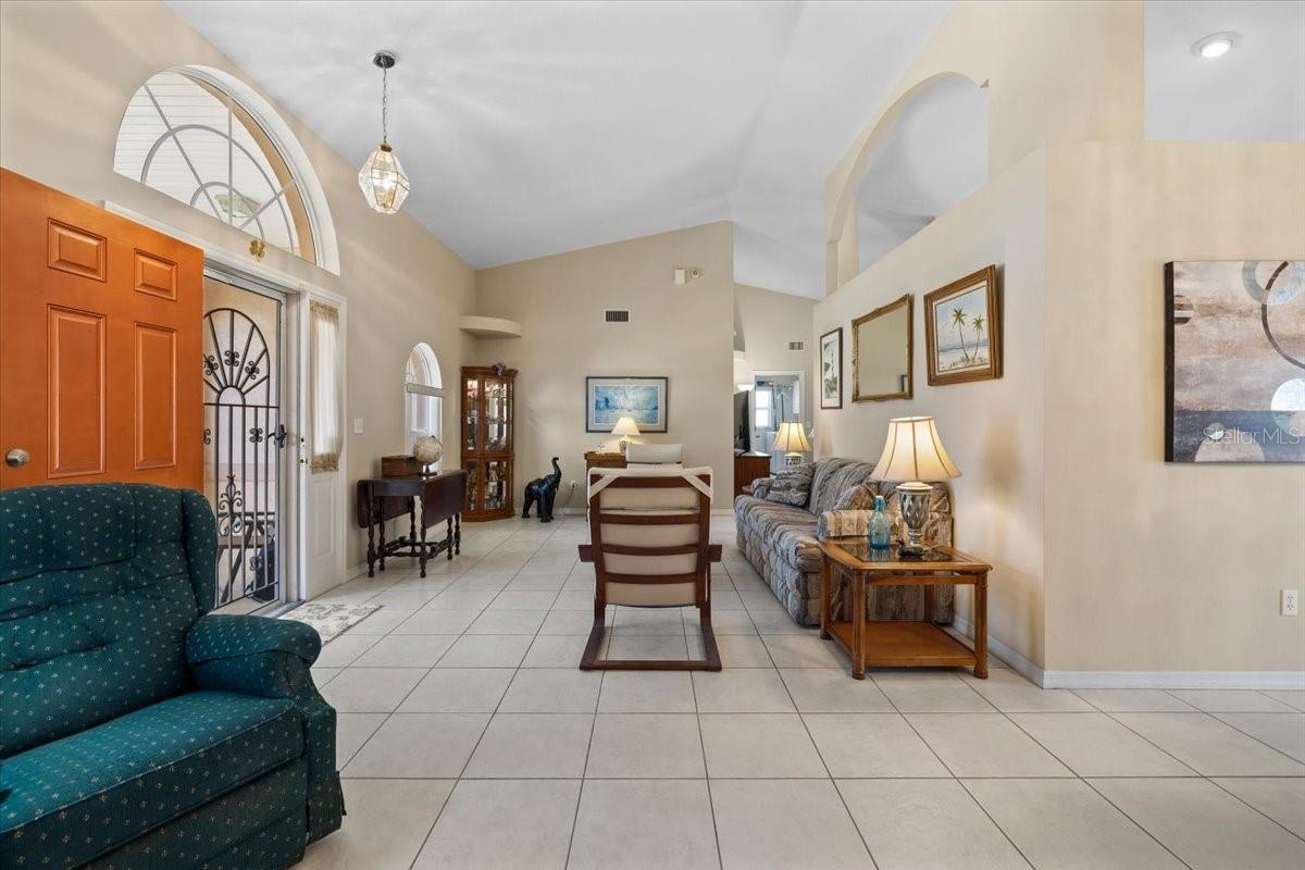 Image 12 of 53 For 8 Eagle Place