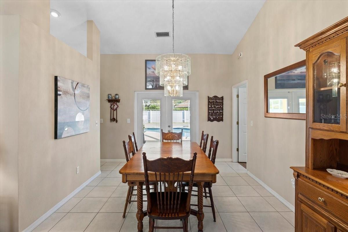 Image 13 of 53 For 8 Eagle Place