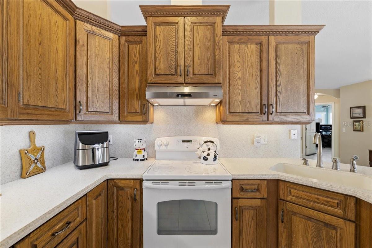 Image 14 of 53 For 8 Eagle Place