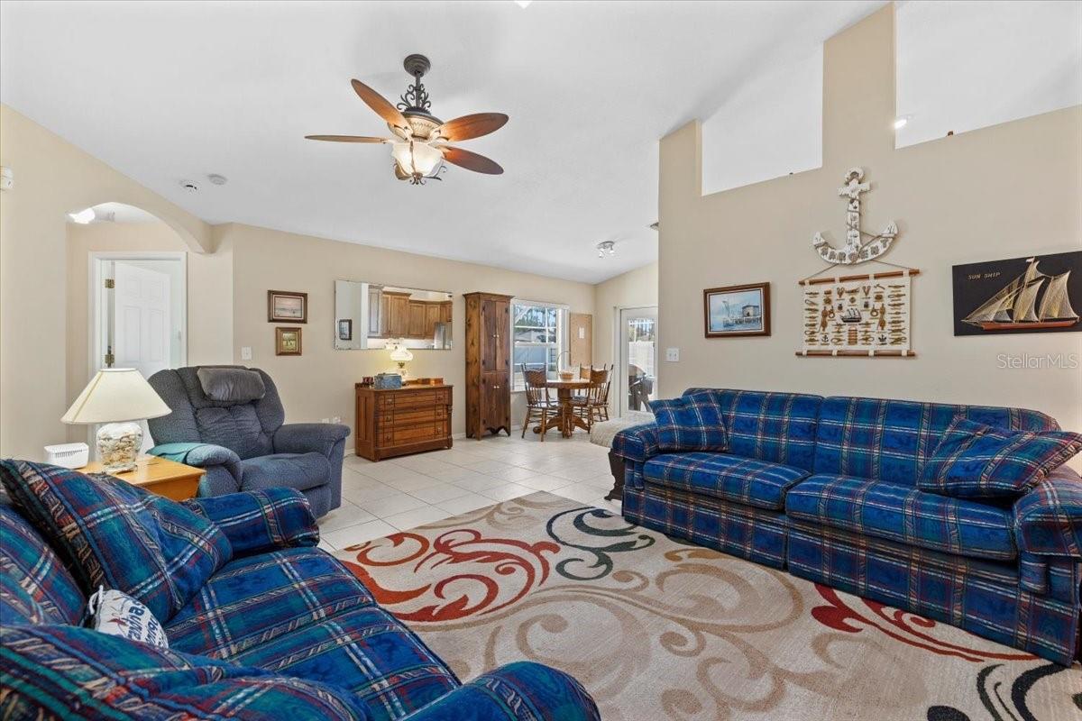 Image 18 of 53 For 8 Eagle Place