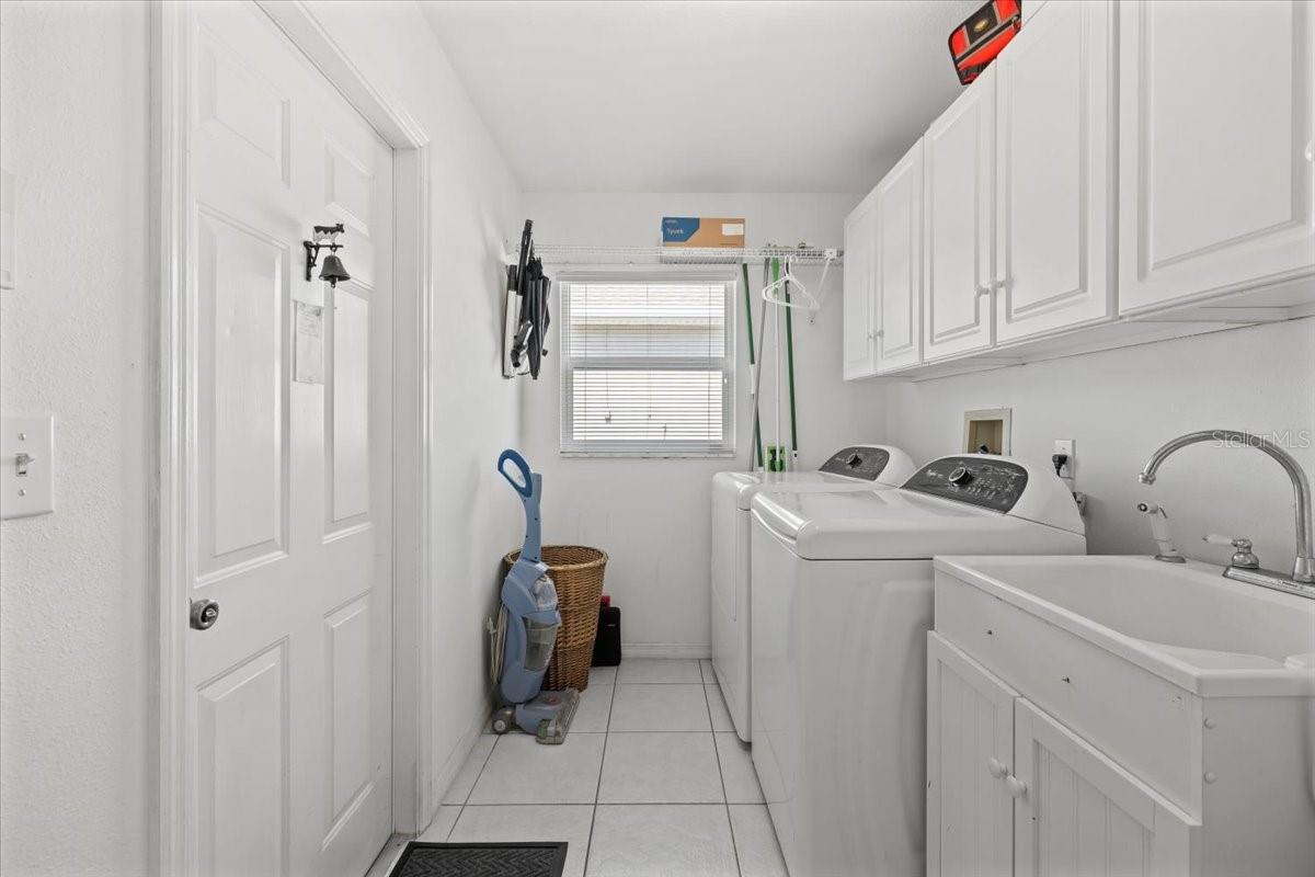 Image 29 of 53 For 8 Eagle Place