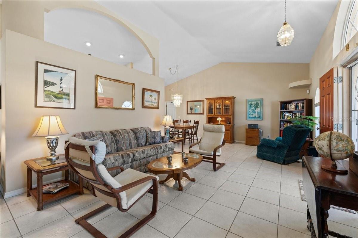 Image 3 of 53 For 8 Eagle Place