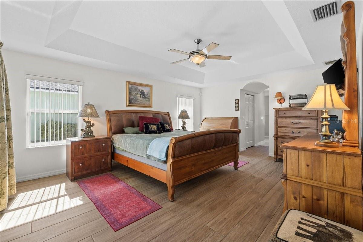 Image 4 of 53 For 8 Eagle Place