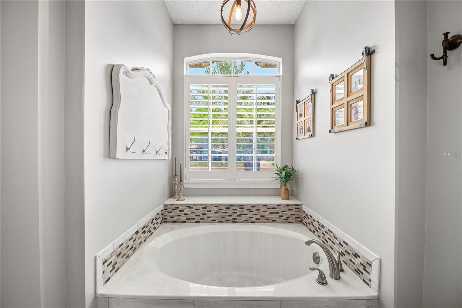 Image 22 of 50 For 2415 Moon Harbor Way