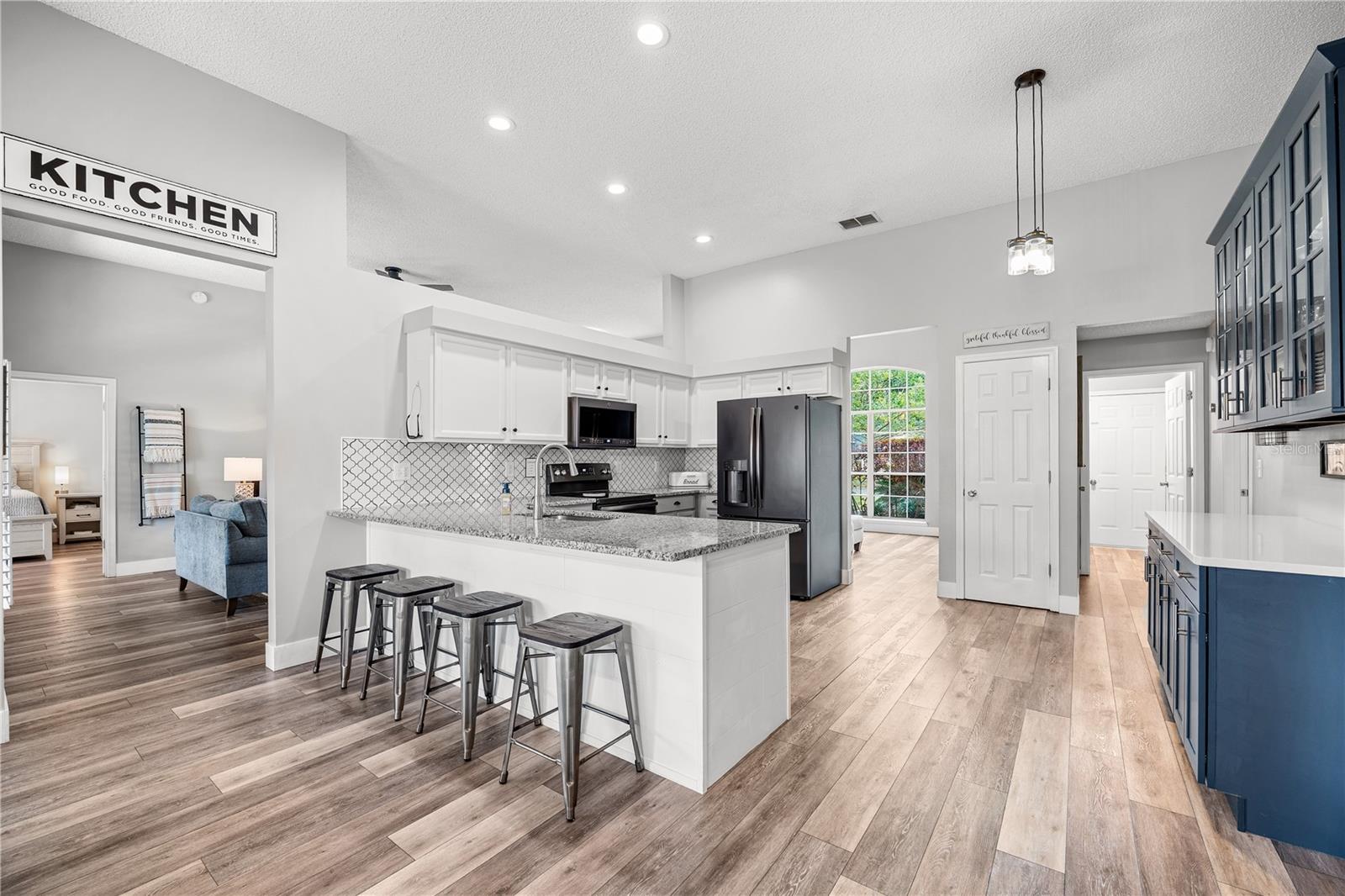 Image 4 of 50 For 2415 Moon Harbor Way