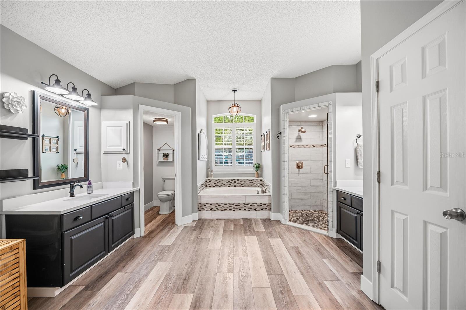 Image 6 of 50 For 2415 Moon Harbor Way