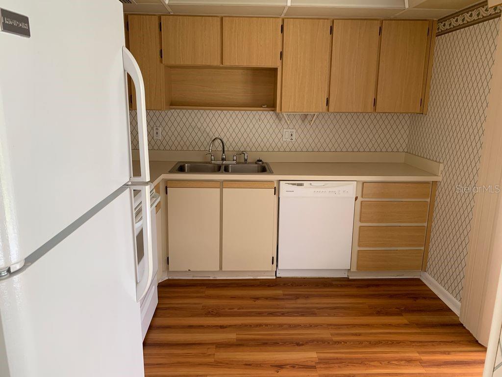 Image 3 of 7 For 275 Indigo Drive 105