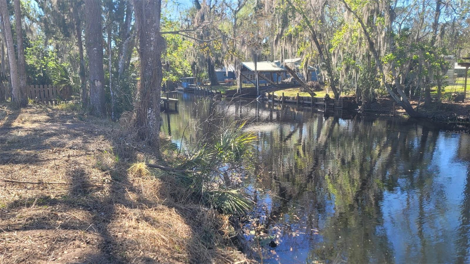 Listing photo id 3 for 55813 Sam Street