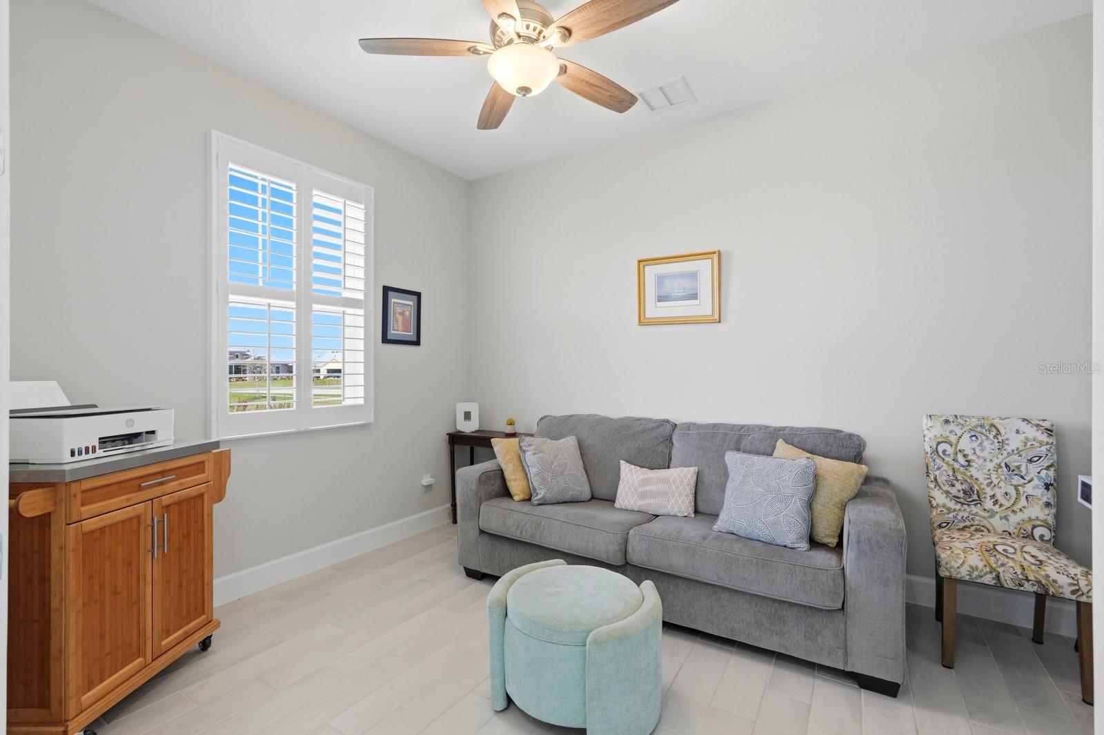 Image 7 of 36 For 896 Coral Reef Way