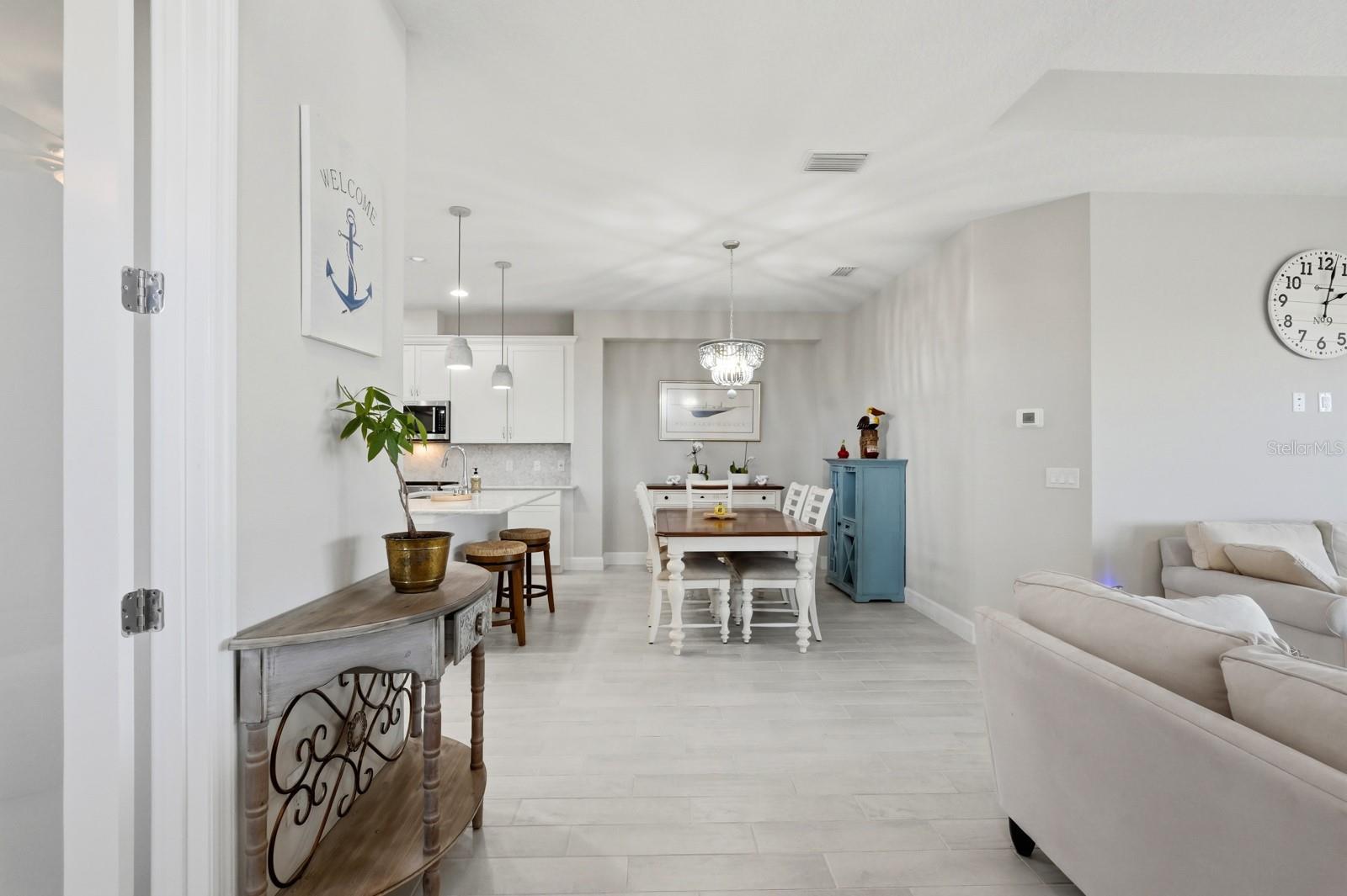 Image 8 of 36 For 896 Coral Reef Way