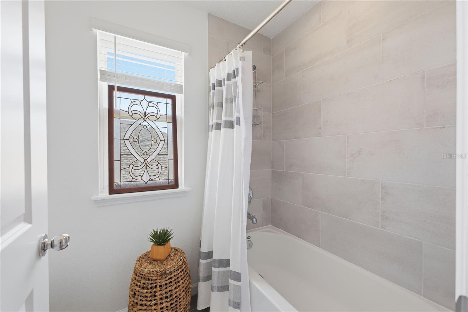 Image 34 of 51 For 131 Beauclair Boulevard