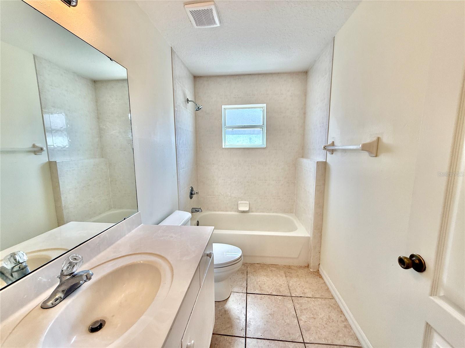 Image 12 of 80 For 3 Prosperity Lane A-b