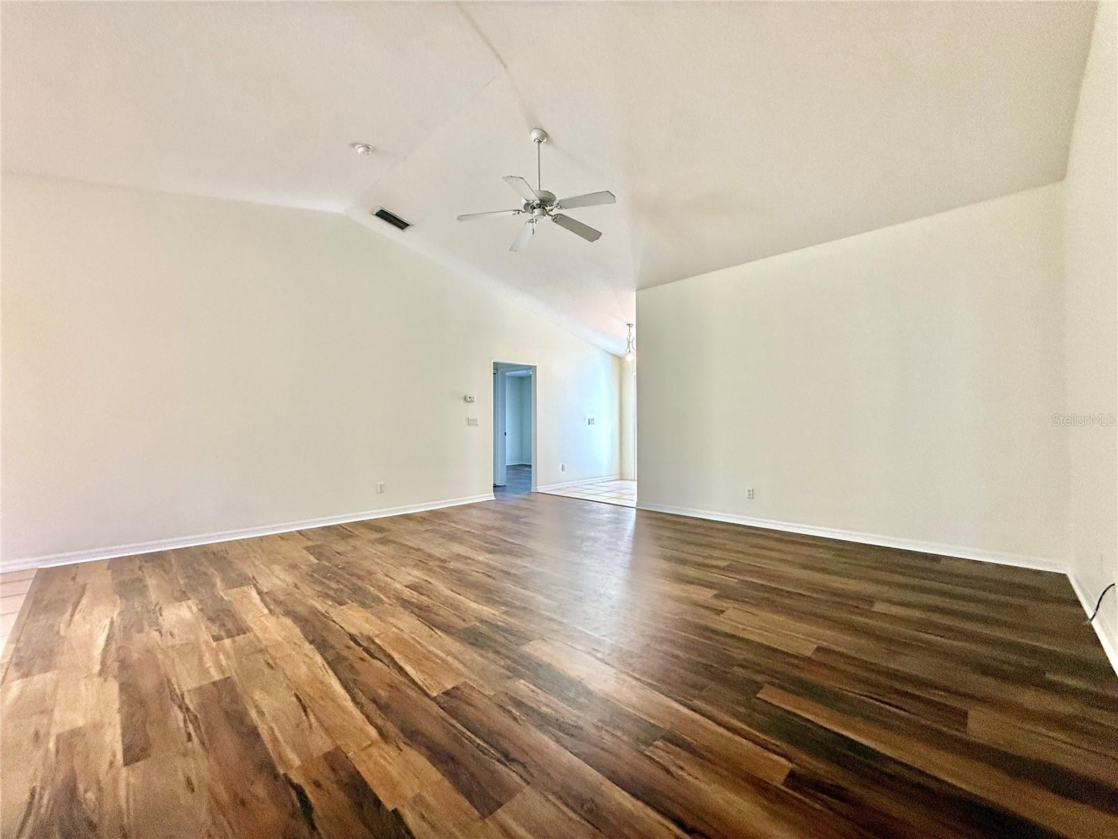 Image 14 of 80 For 3 Prosperity Lane A-b