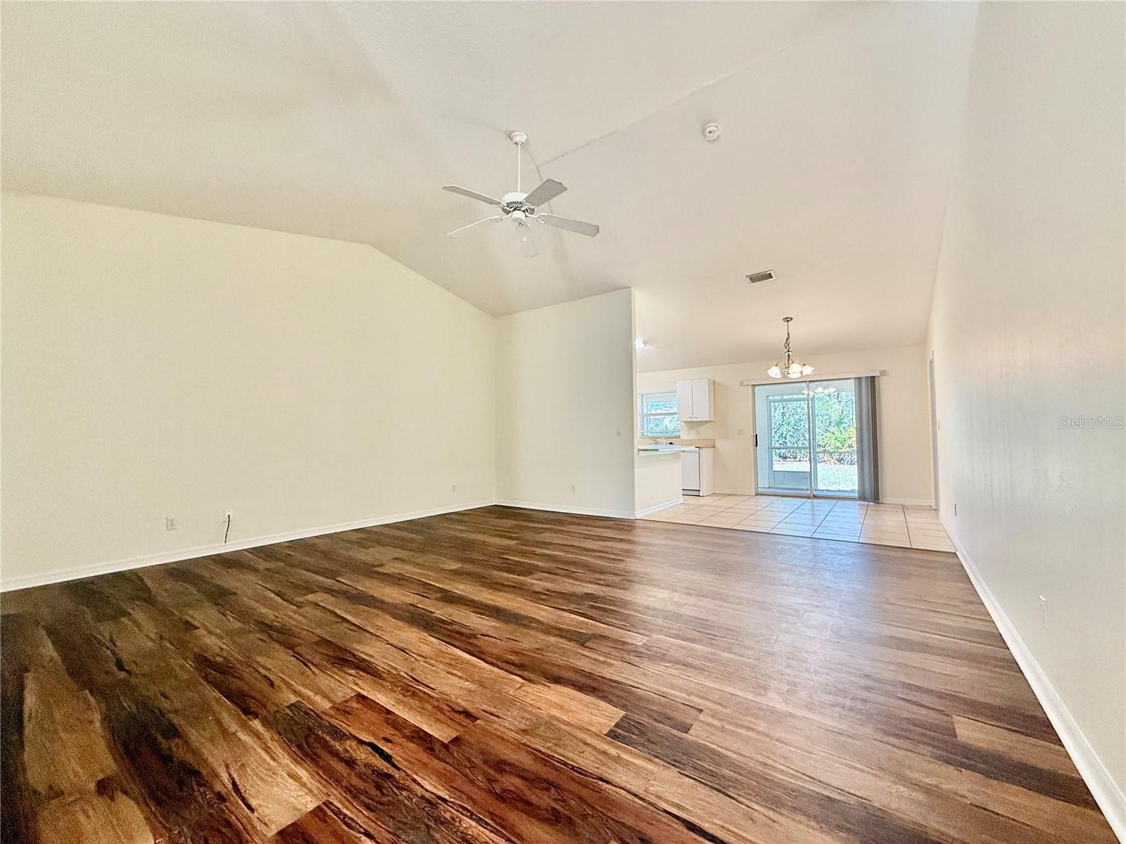 Image 15 of 80 For 3 Prosperity Lane A-b