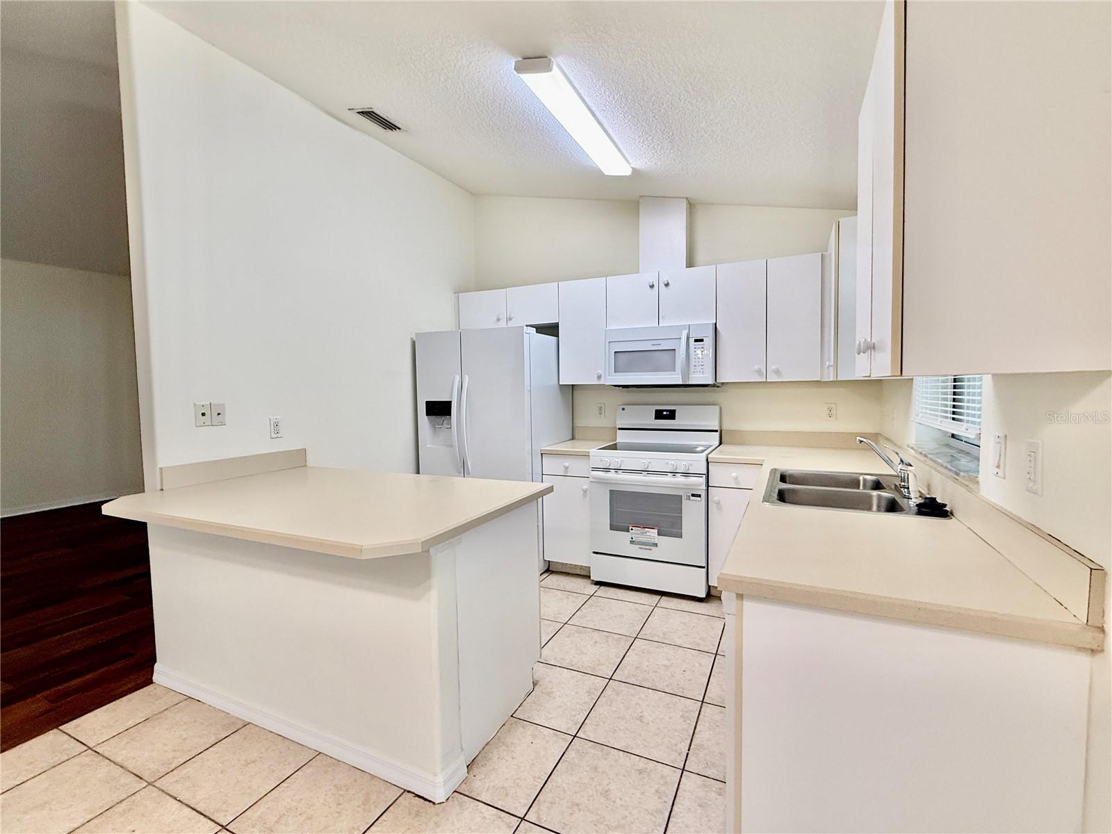 Image 18 of 80 For 3 Prosperity Lane A-b