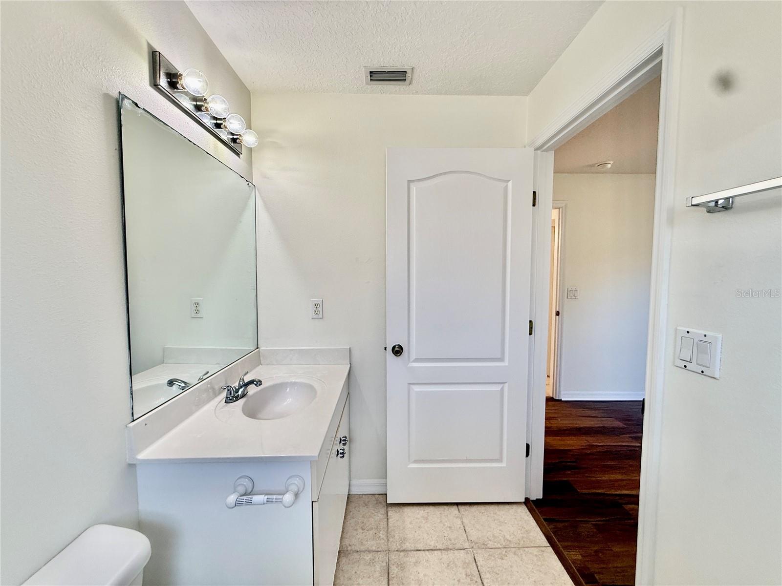 Image 28 of 80 For 3 Prosperity Lane A-b