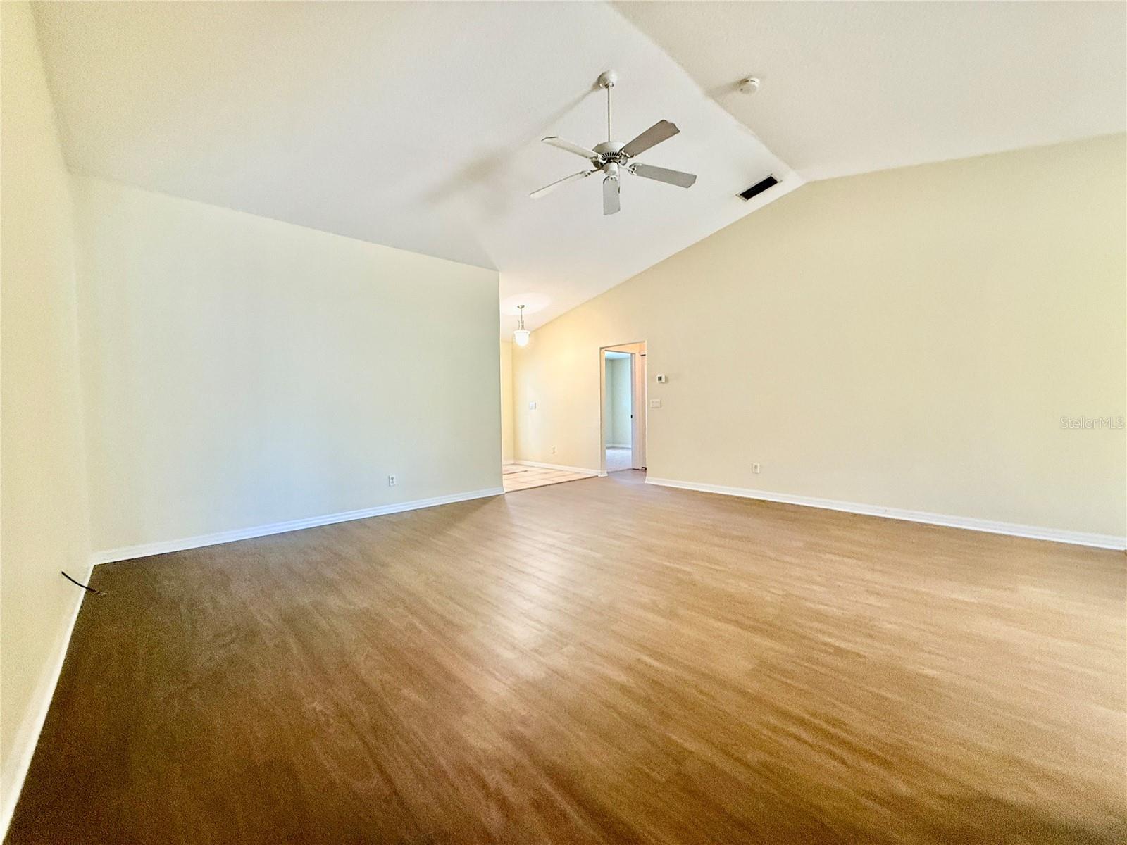 Image 44 of 80 For 3 Prosperity Lane A-b