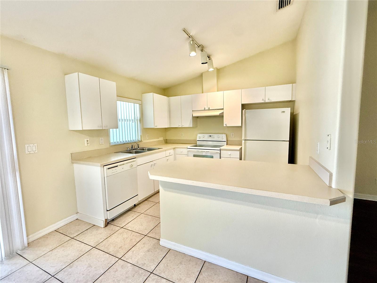 Image 51 of 80 For 3 Prosperity Lane A-b