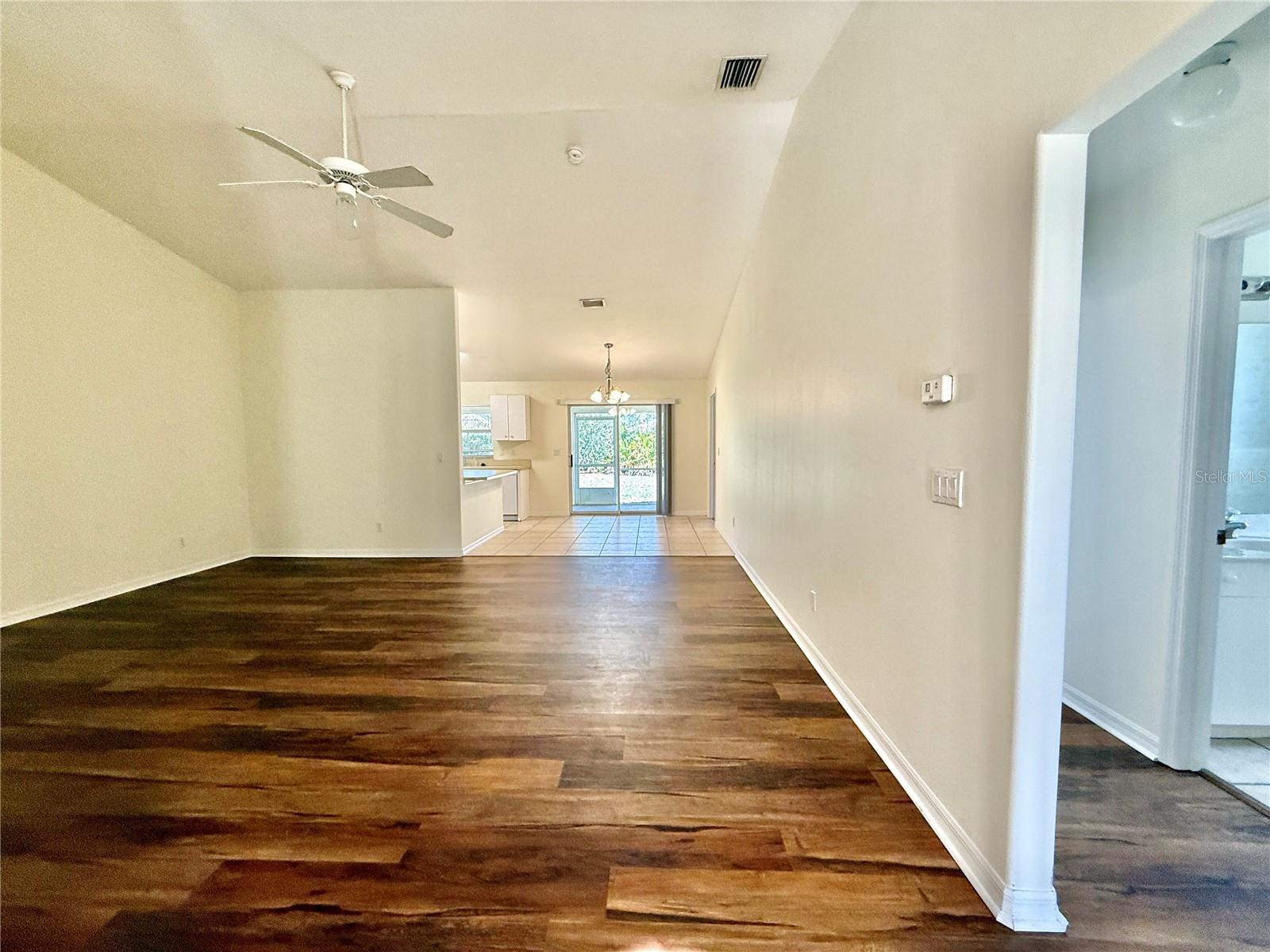 Image 6 of 80 For 3 Prosperity Lane A-b