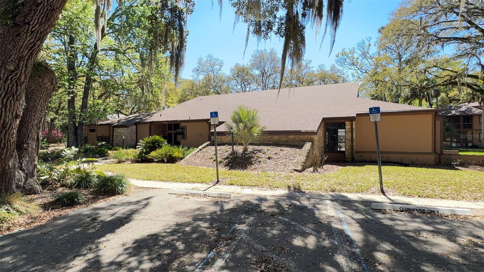 Image 18 of 21 For 2 Pine Hurst Lane 2