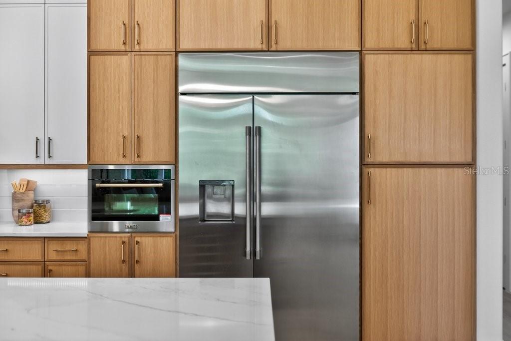 Image 15 of 94 For 6 Riviera Place