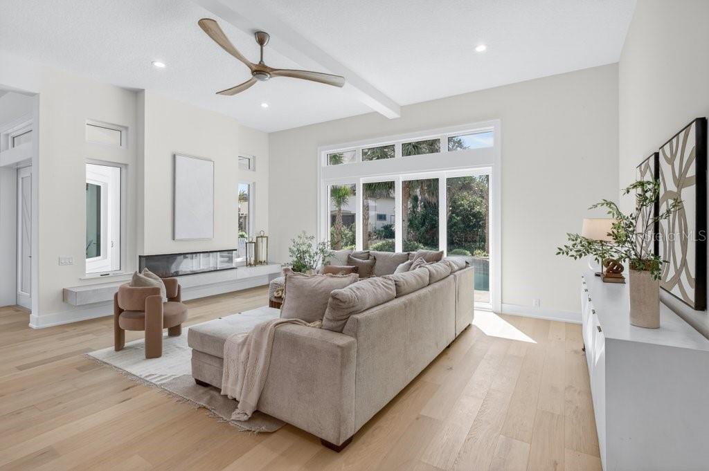 Image 19 of 94 For 6 Riviera Place