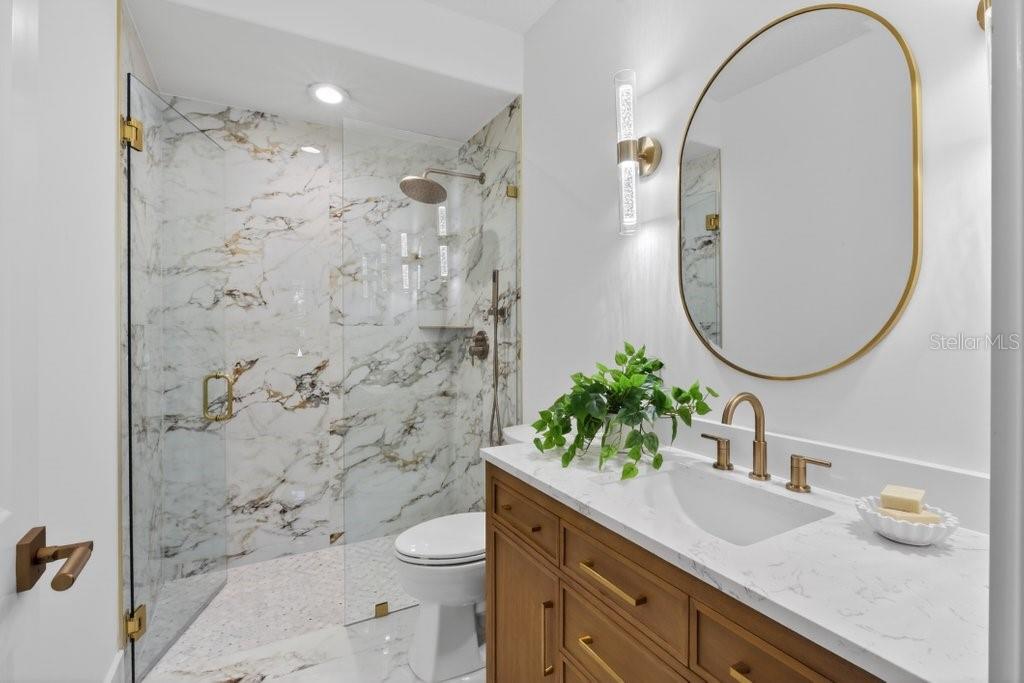 Image 29 of 94 For 6 Riviera Place