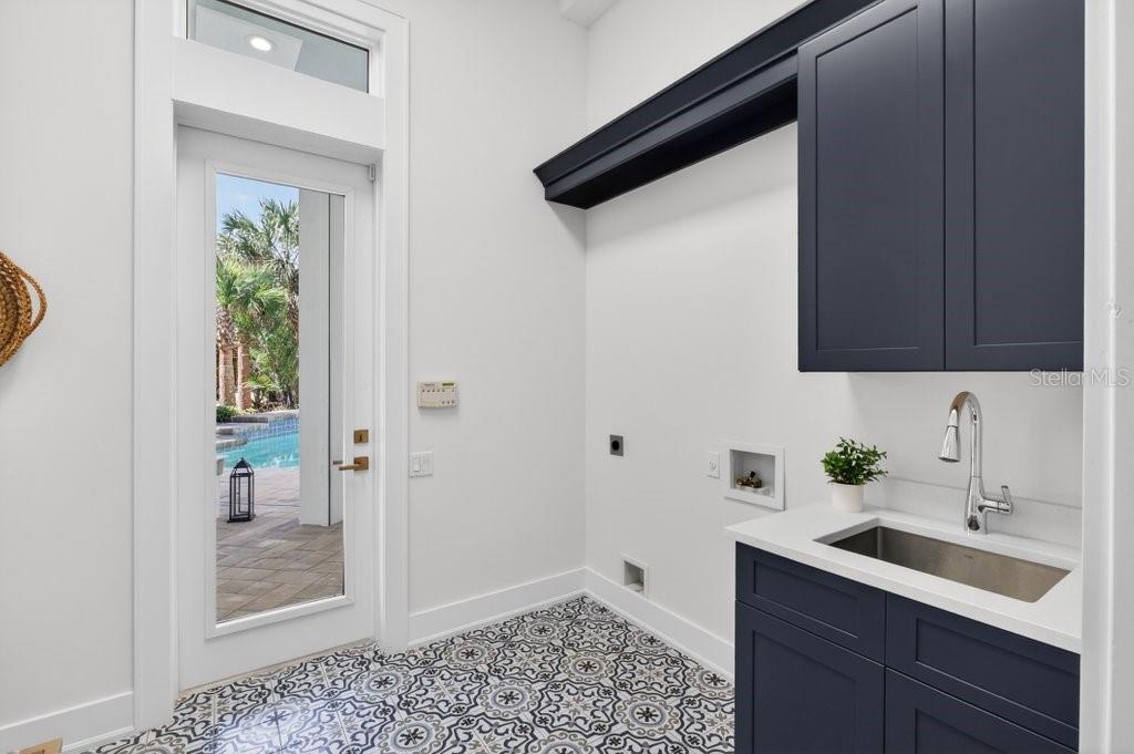 Image 30 of 94 For 6 Riviera Place