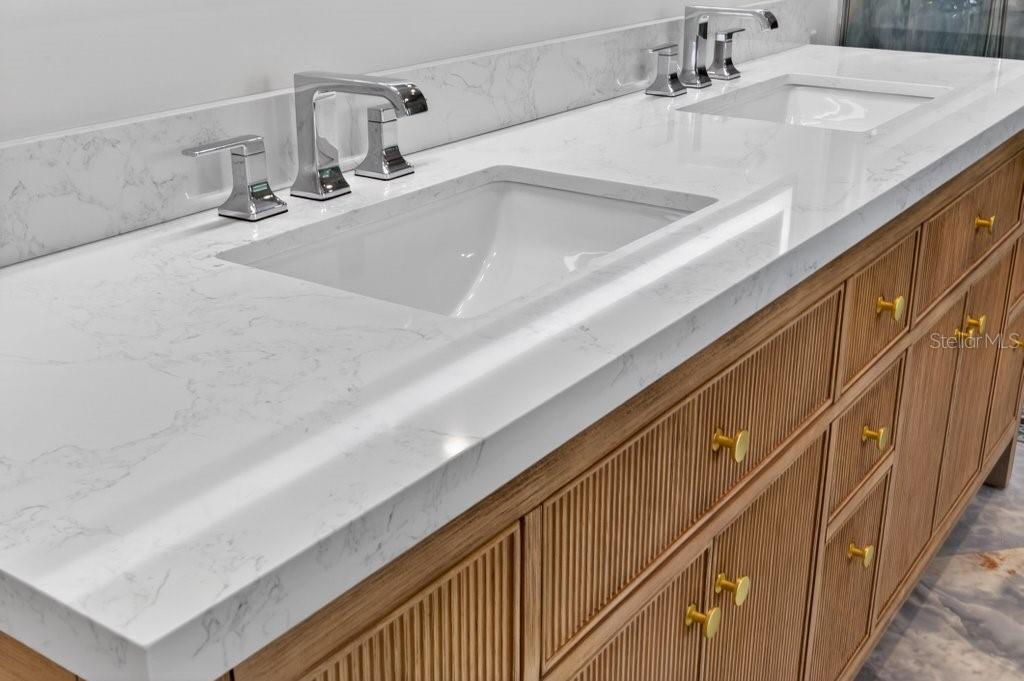 Image 38 of 94 For 6 Riviera Place