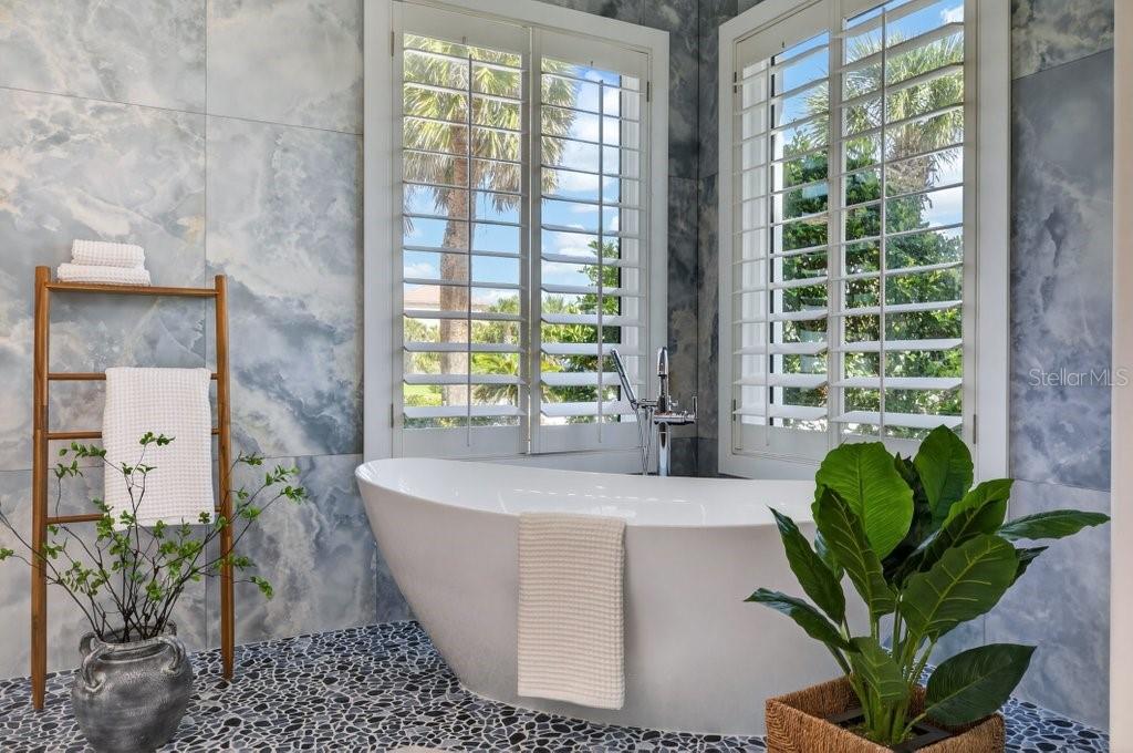 Image 39 of 94 For 6 Riviera Place