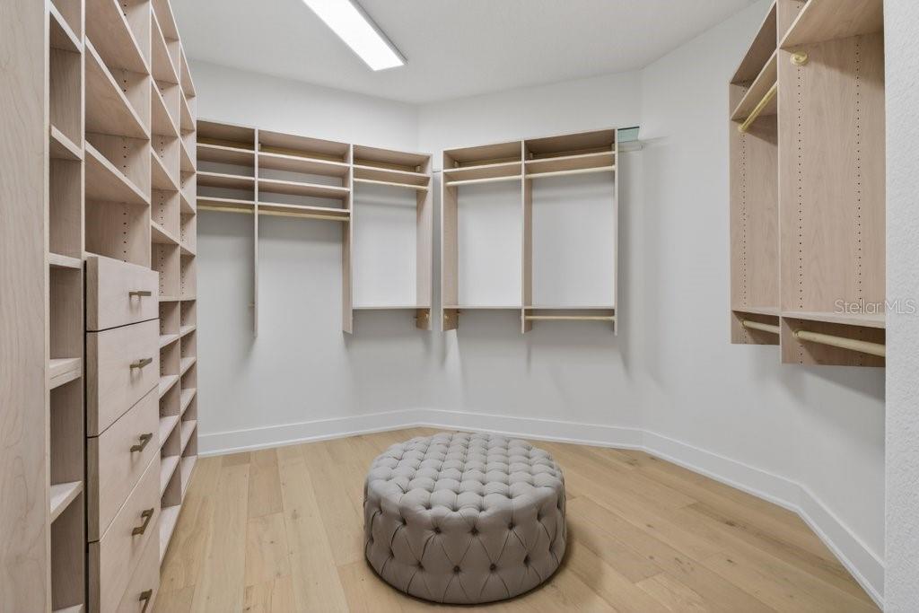 Image 40 of 94 For 6 Riviera Place