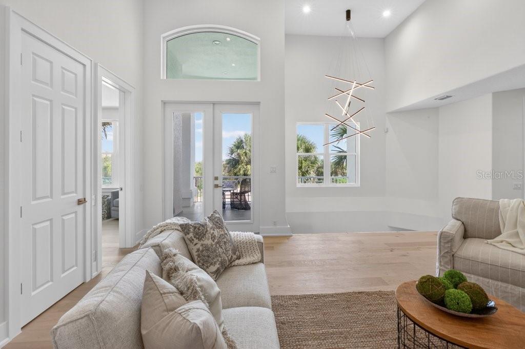 Image 47 of 94 For 6 Riviera Place