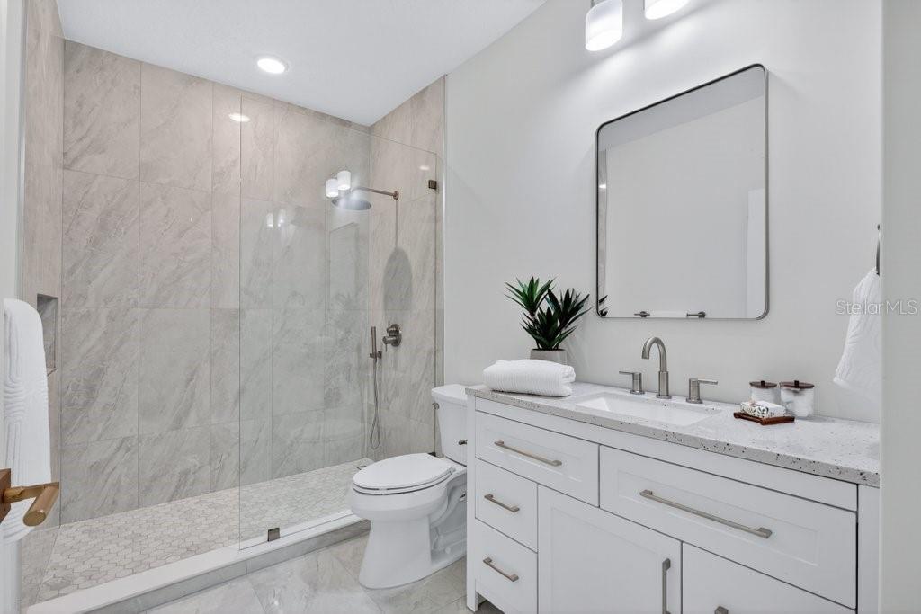 Image 50 of 94 For 6 Riviera Place