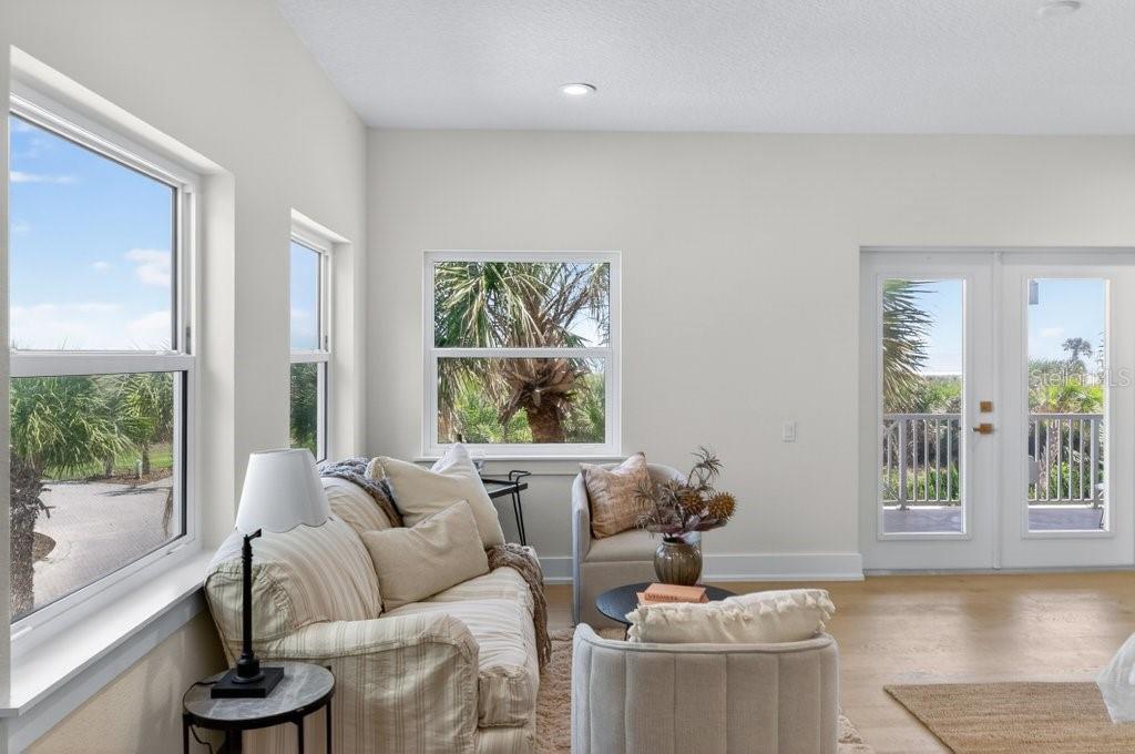 Image 60 of 94 For 6 Riviera Place