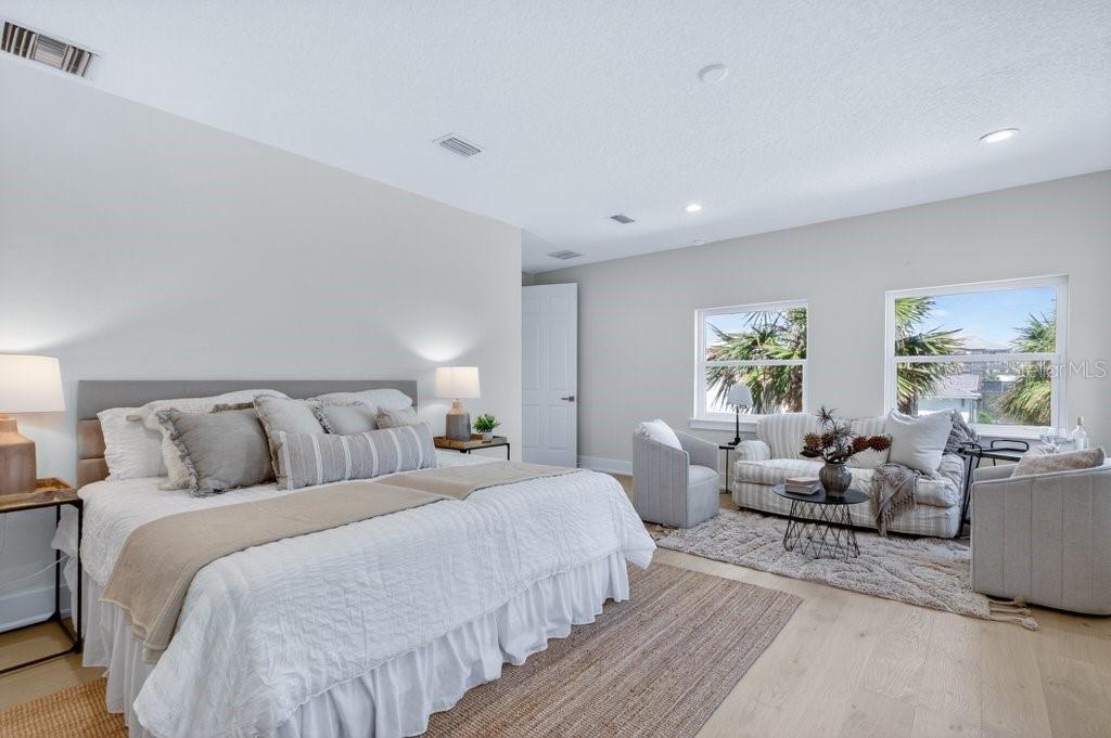 Image 63 of 94 For 6 Riviera Place