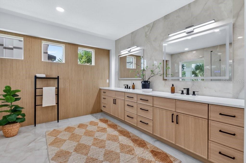 Image 64 of 94 For 6 Riviera Place