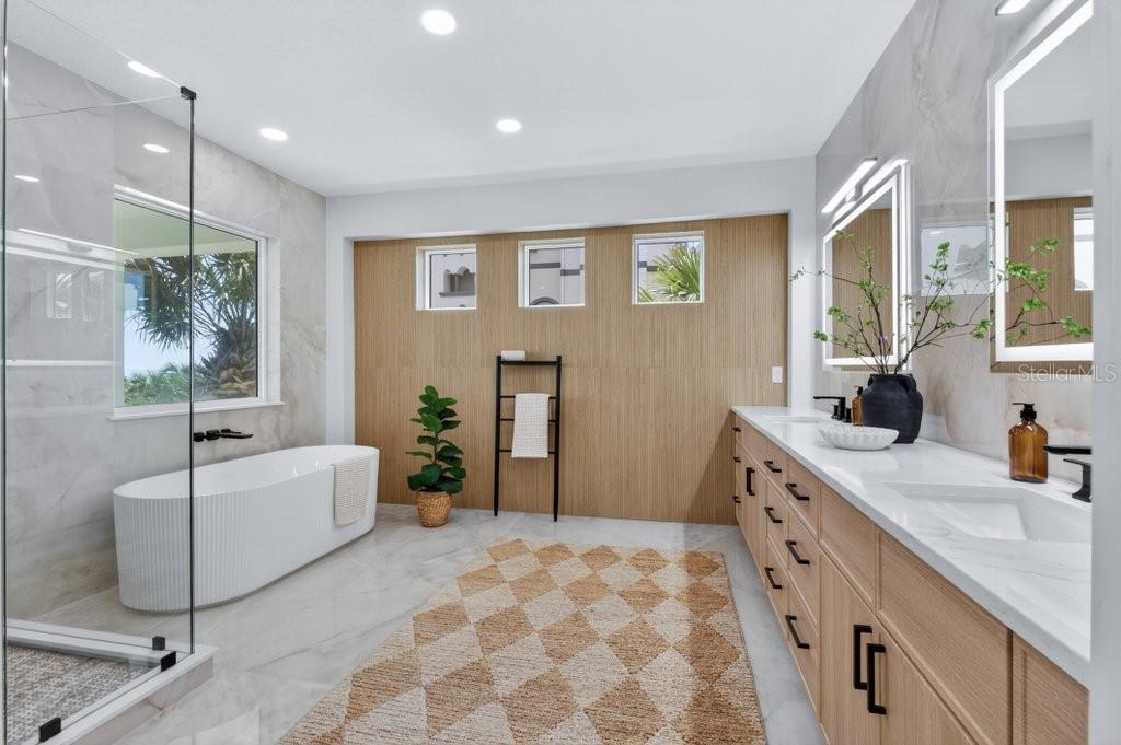 Image 65 of 94 For 6 Riviera Place