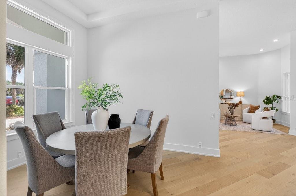 Image 7 of 94 For 6 Riviera Place