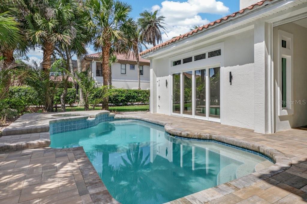 Image 80 of 94 For 6 Riviera Place