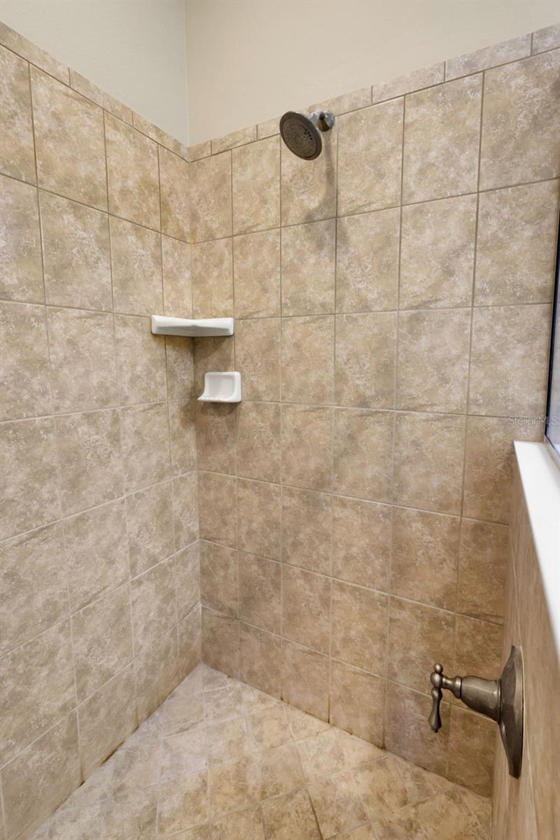 Image 11 of 28 For 800 Aldenham Lane