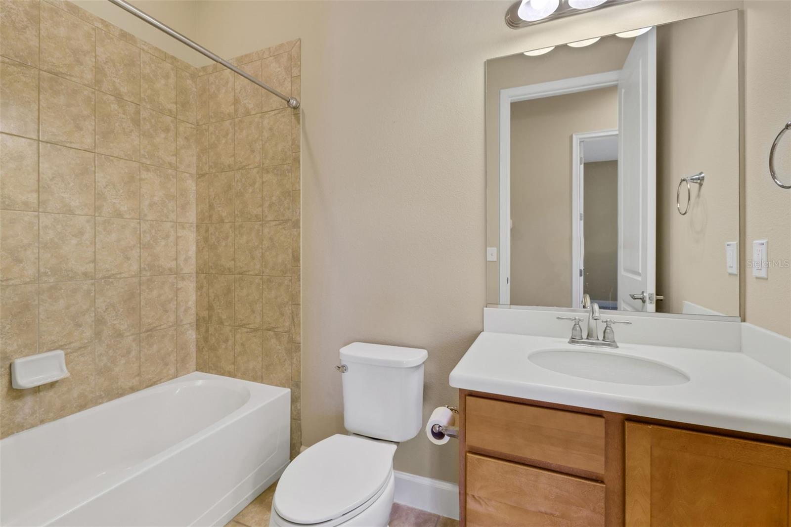 Image 17 of 28 For 800 Aldenham Lane