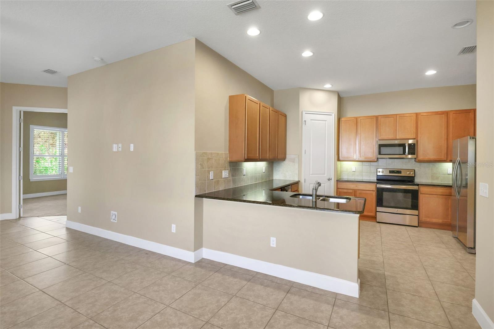 Image 18 of 28 For 800 Aldenham Lane