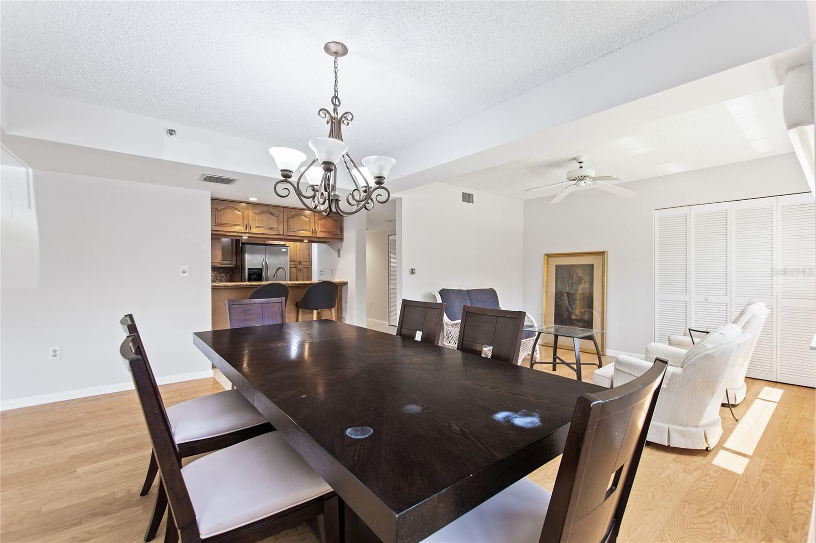 Image 14 of 32 For 511 Oak Harbour Drive 511