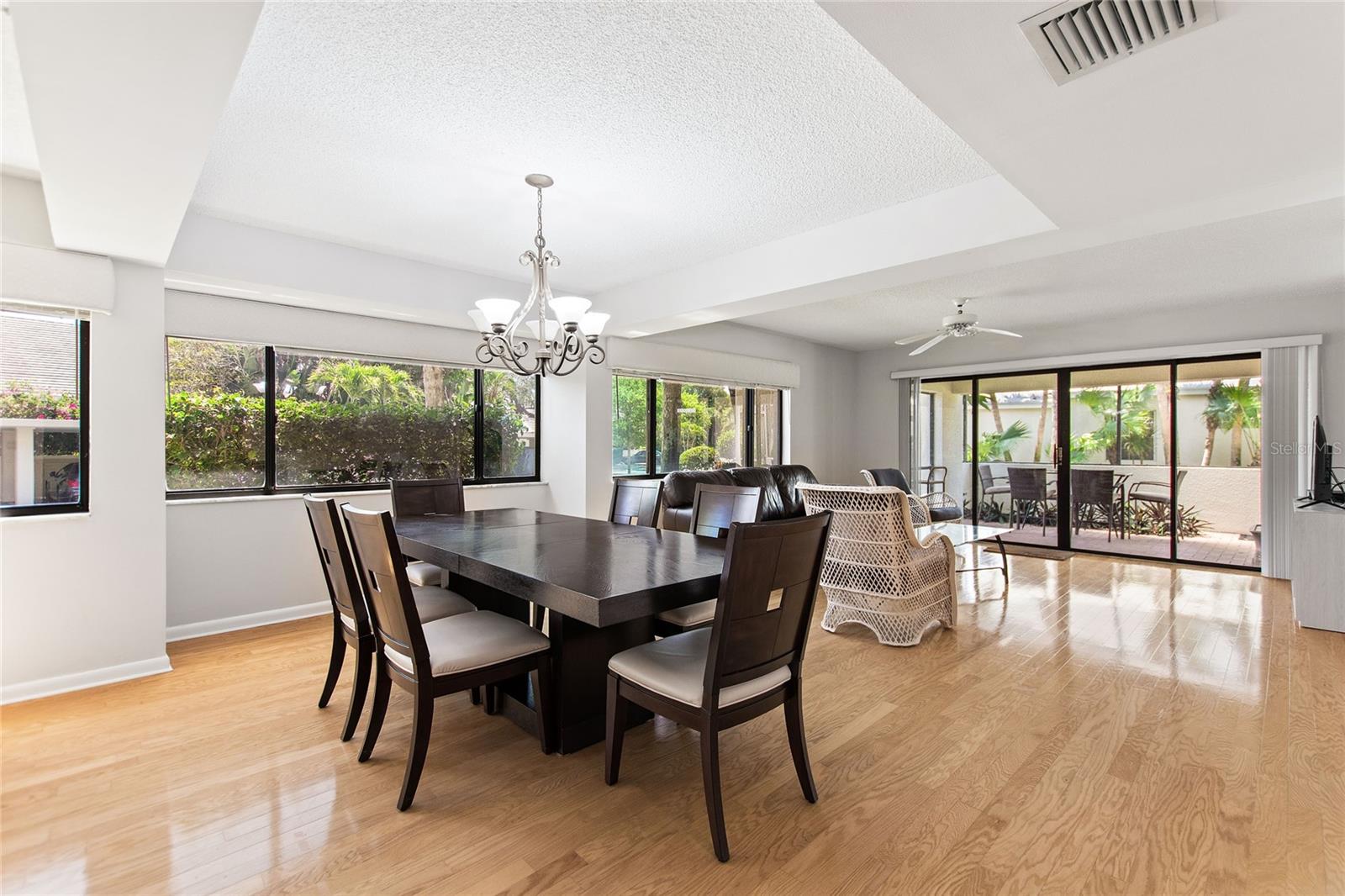 Image 16 of 32 For 511 Oak Harbour Drive 511