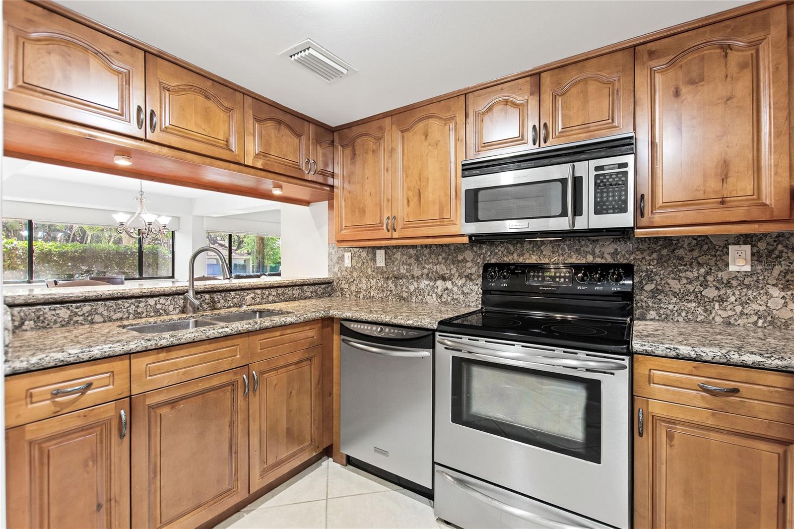 Image 21 of 32 For 511 Oak Harbour Drive 511