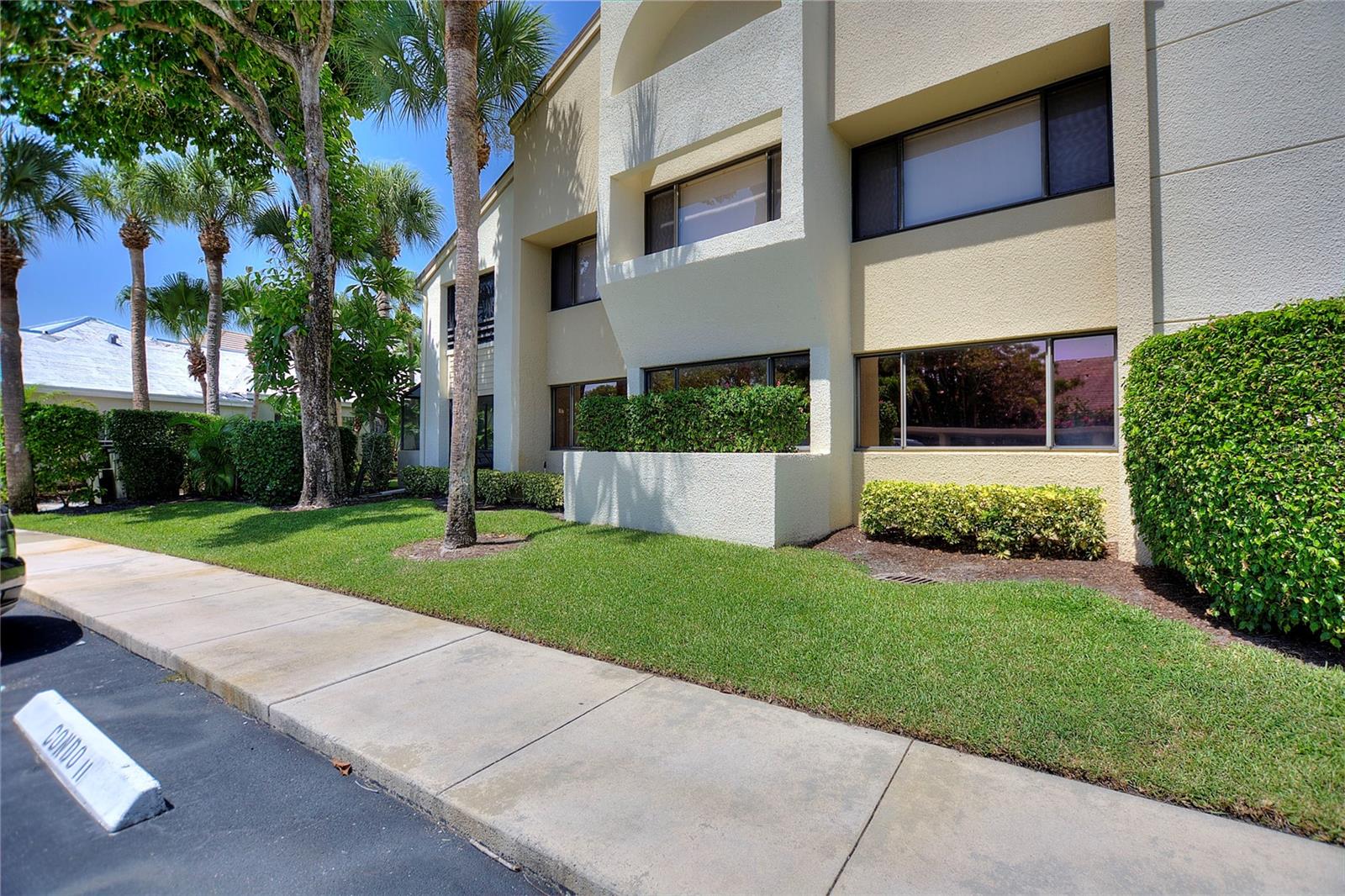 Image 23 of 32 For 511 Oak Harbour Drive 511