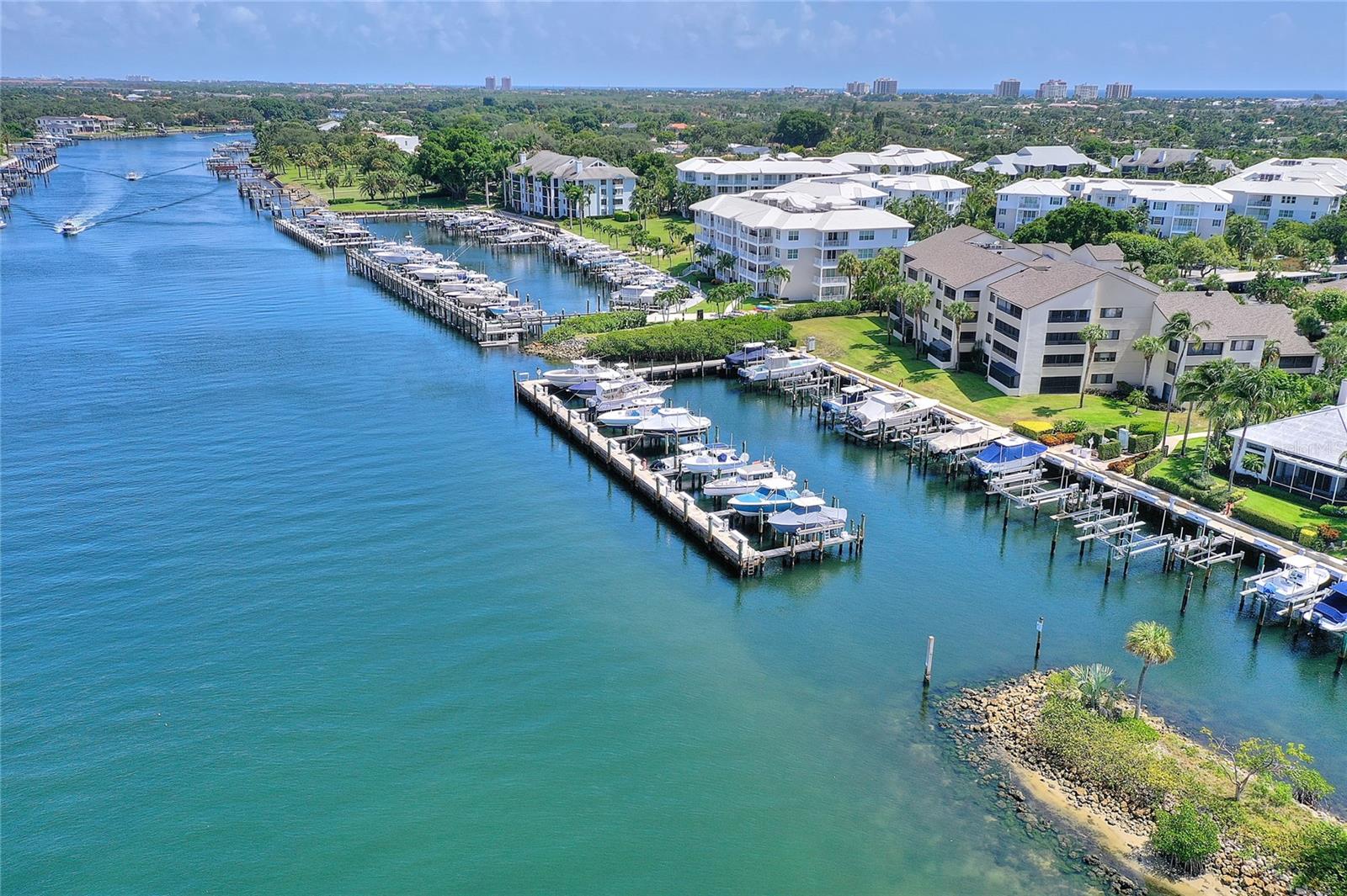 Image 24 of 32 For 511 Oak Harbour Drive 511