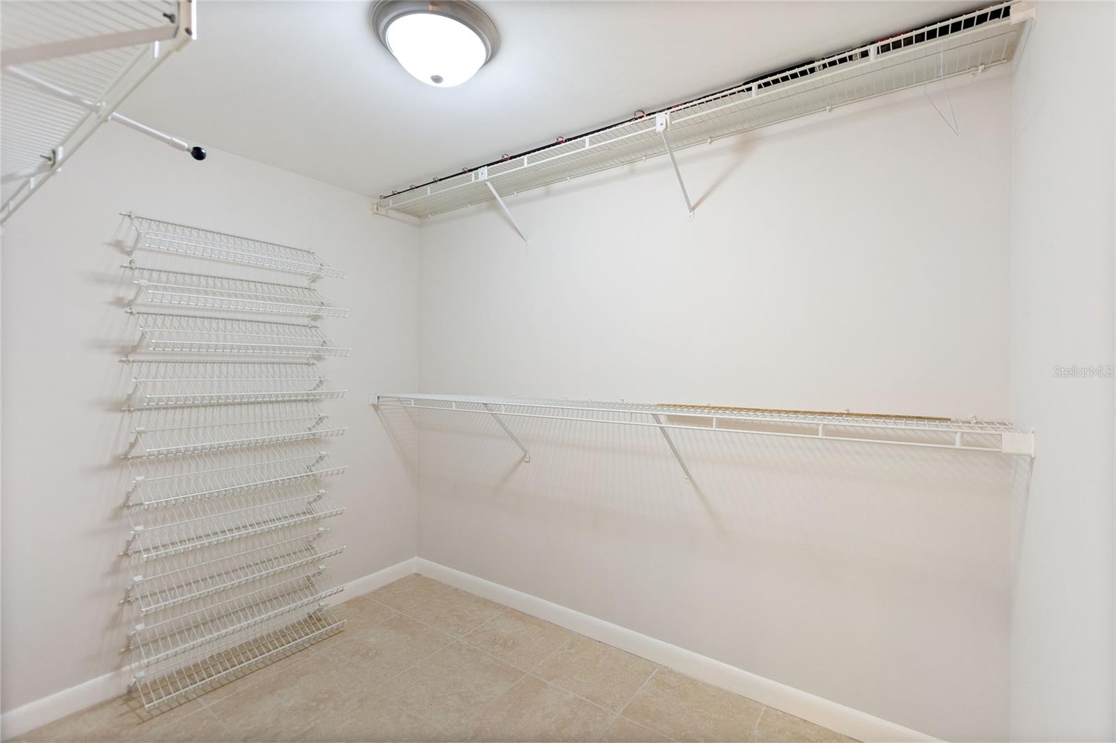 Image 29 of 32 For 511 Oak Harbour Drive 511