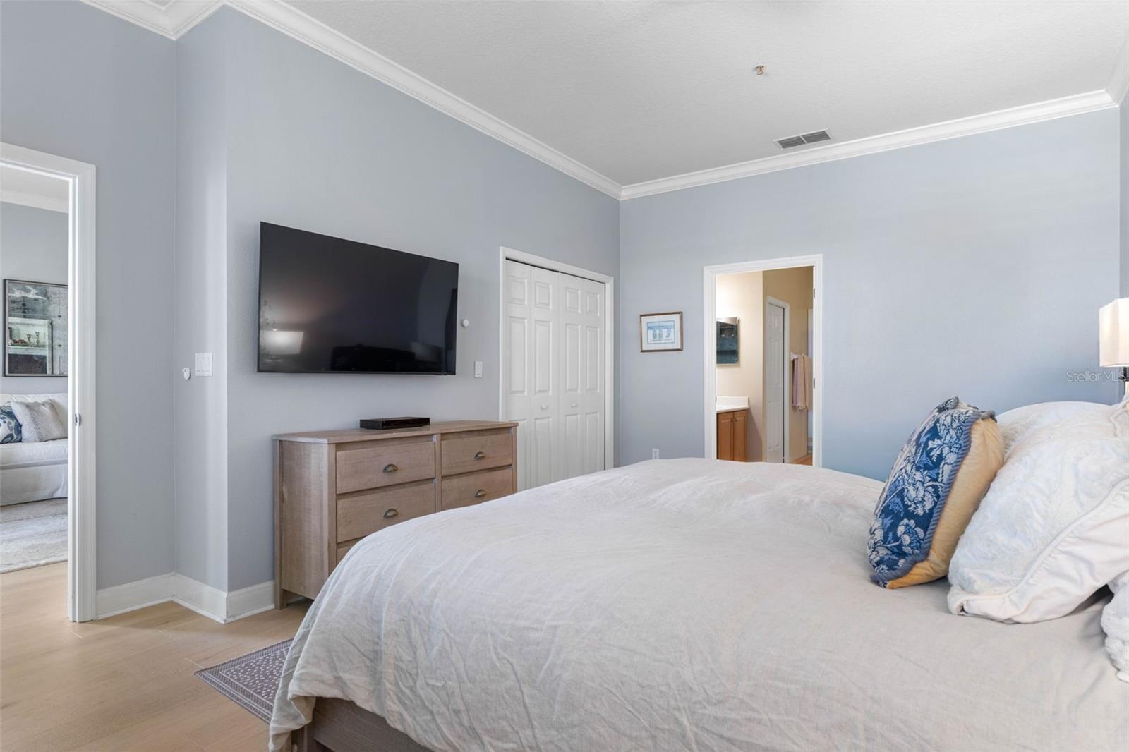 Image 23 of 70 For 400 Cinnamon Beach Way 335